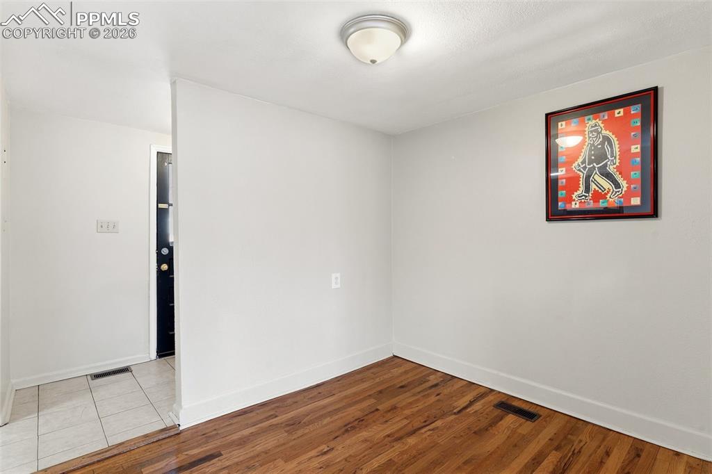 Image 13 of 49: Dining Room