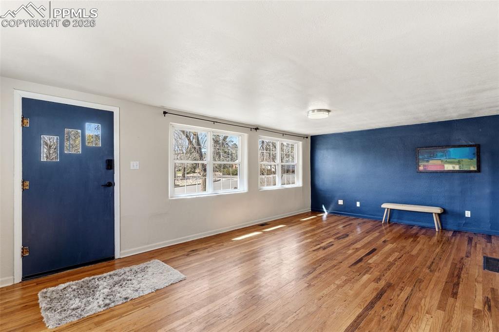 Image 22 of 49: Entry