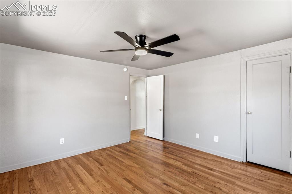 Image 23 of 49: Bedroom