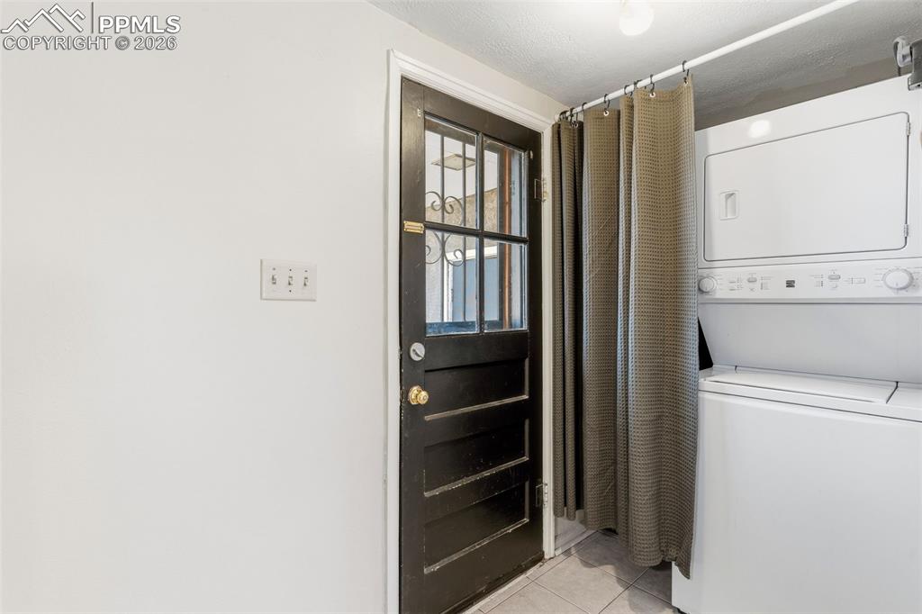 Image 24 of 49: Laundry