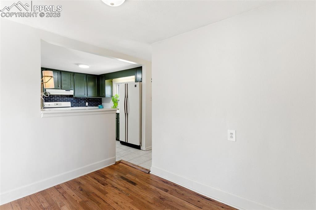 Image 25 of 49: Dining Room