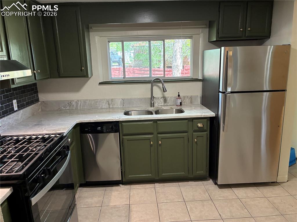 Image 49 of 49: Kitchen