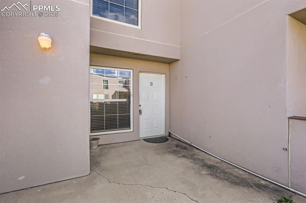Image 2 of 12: Entry