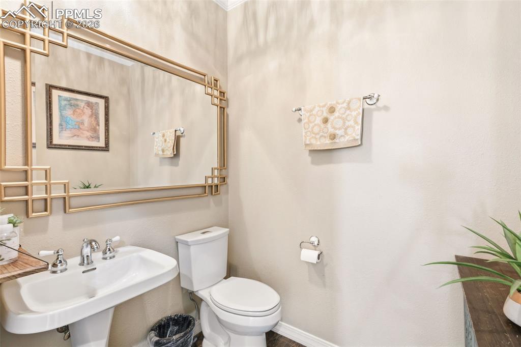 Image 24 of 48: Bathroom