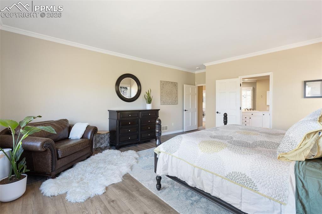 Image 28 of 48: Bedroom