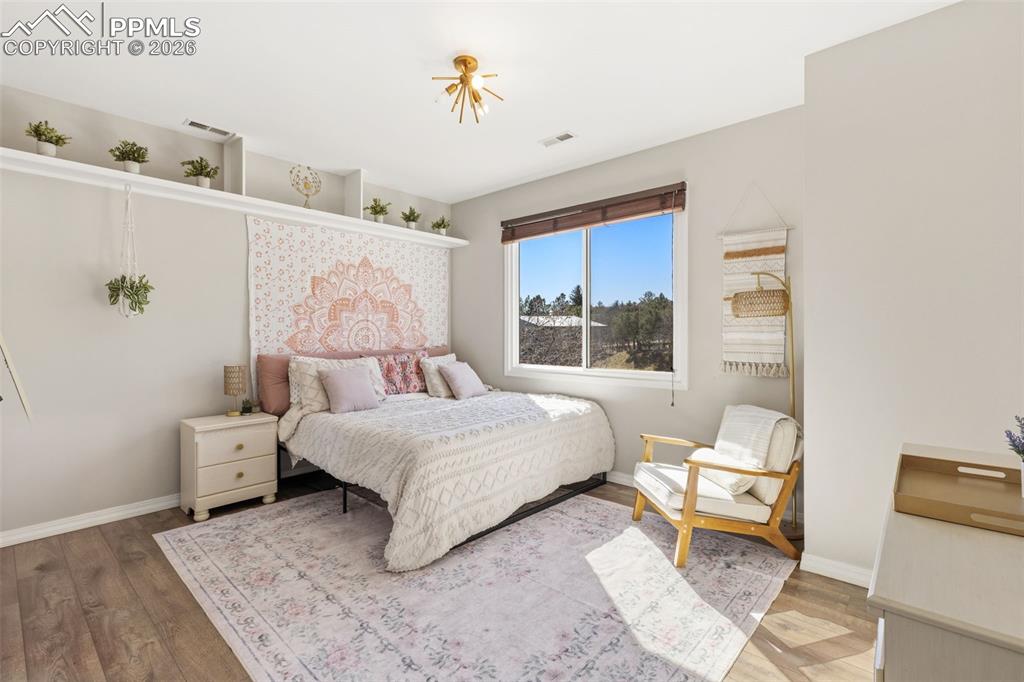 Image 36 of 48: Bedroom