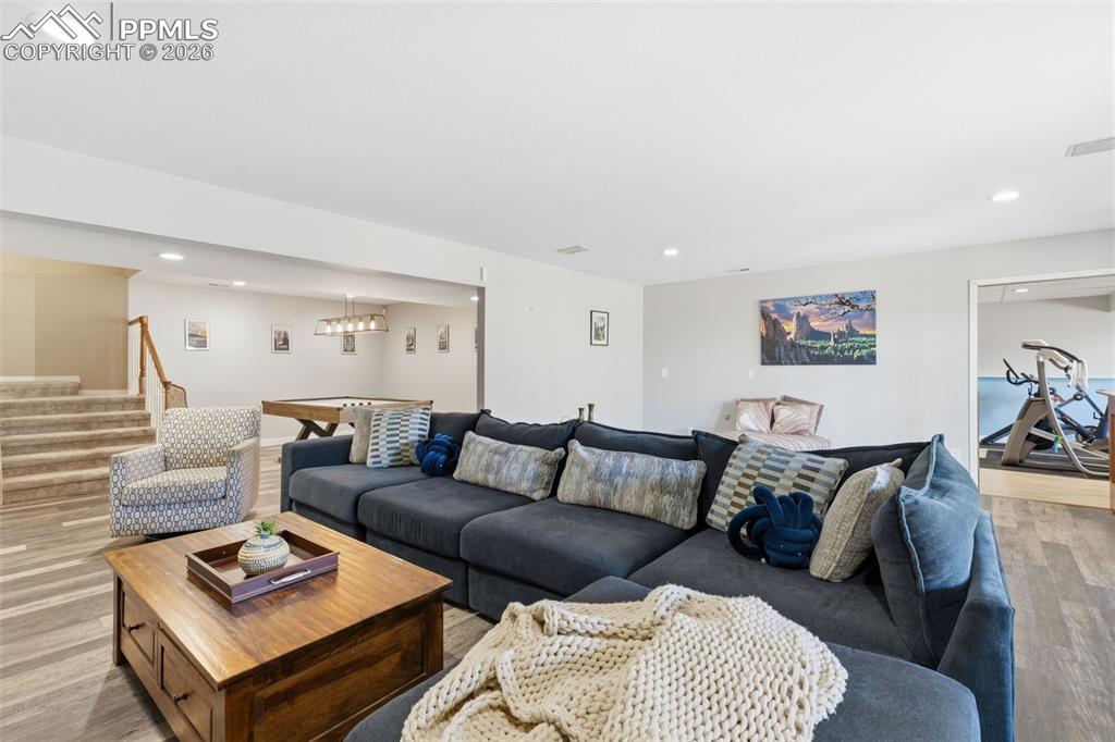 Image 40 of 48: Living Room