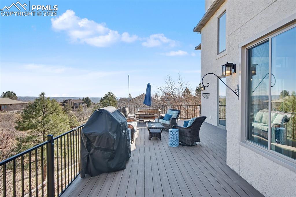 Image 44 of 48: Deck