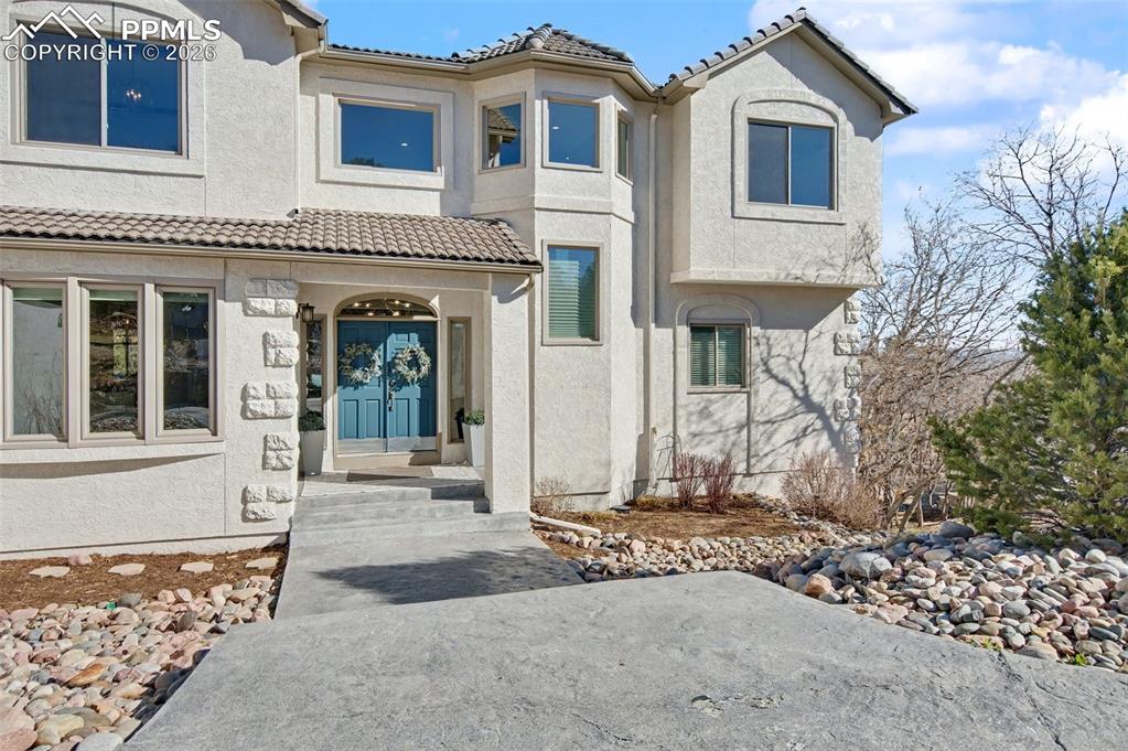 Image 7 of 48: Entry