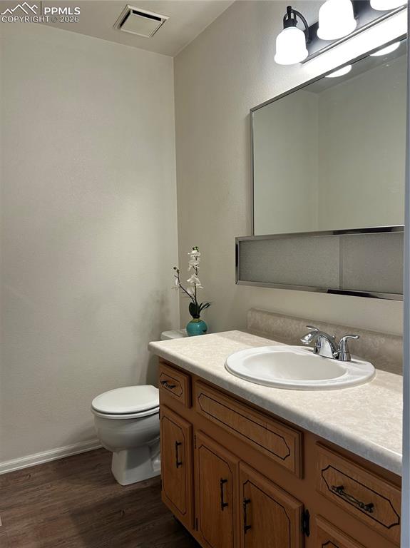 Image 13 of 22: Primary bedroom side - 1/2 bath 