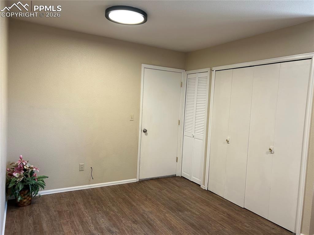 Image 6 of 22: Bedroom