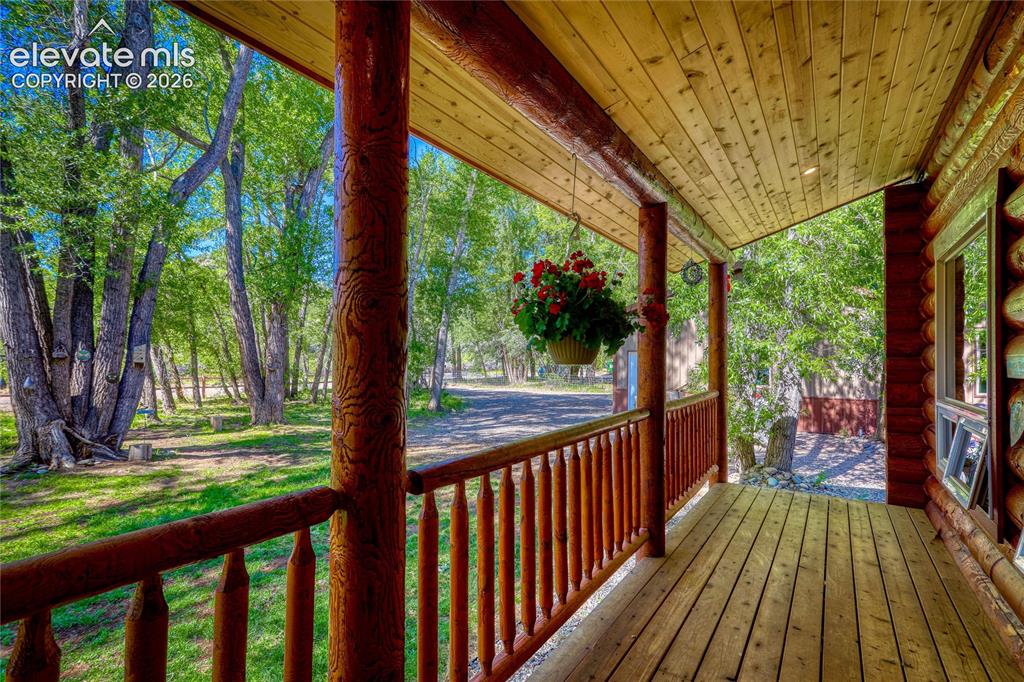 Image 7 of 41: Deck