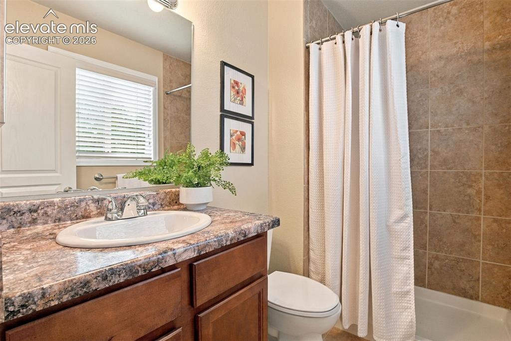 Image 11 of 26: Bathroom