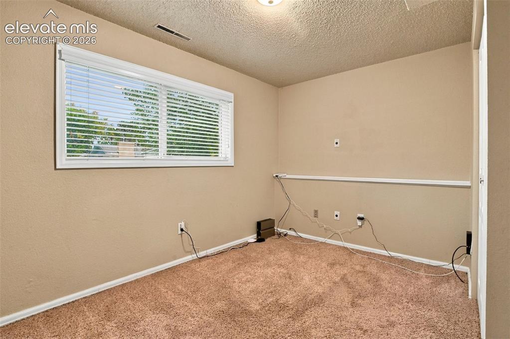 Image 16 of 26: Office