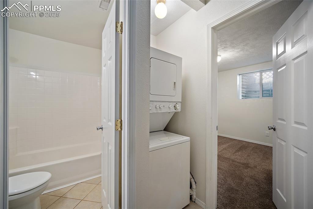 Image 16 of 38: Laundry