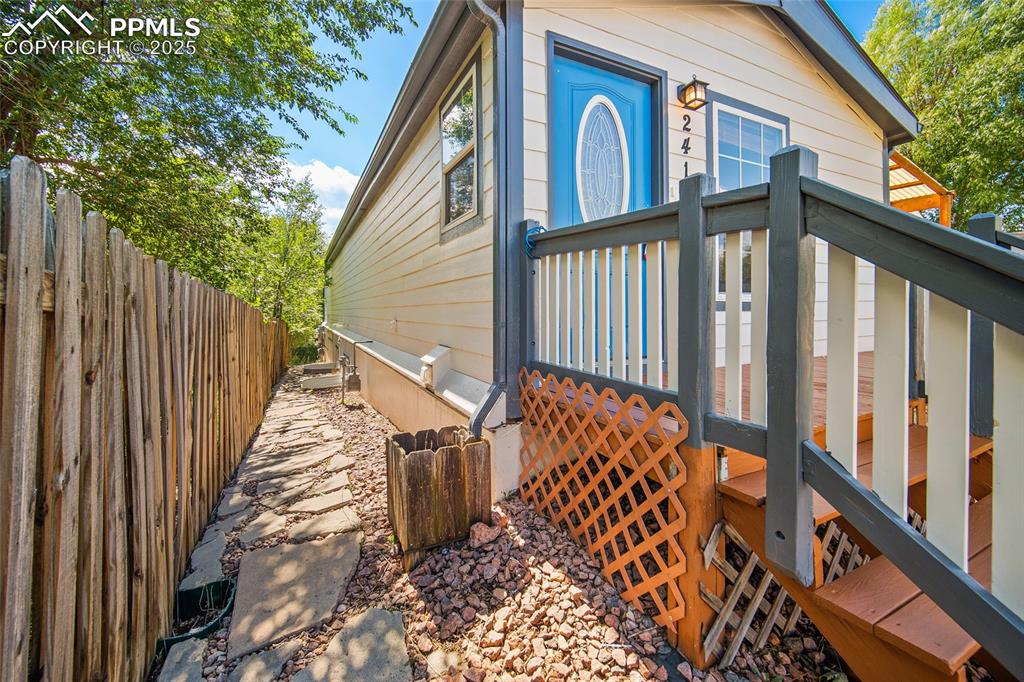 Image 21 of 38: Side of Structure