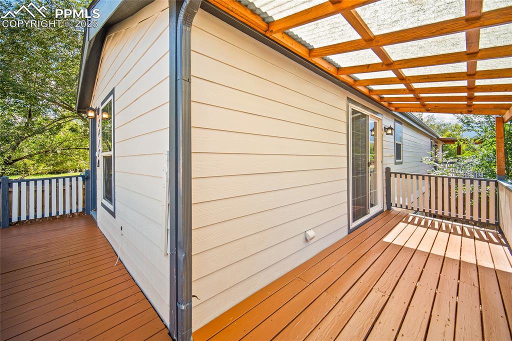 Image 22 of 38: Deck