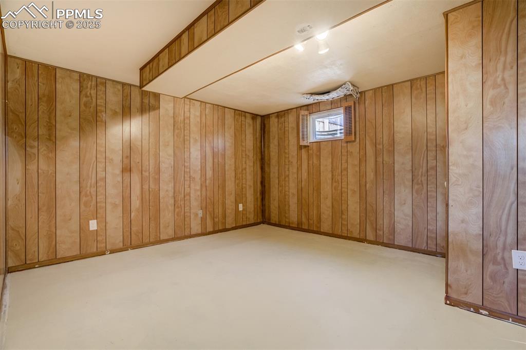 Image 26 of 34: Basement bedroom