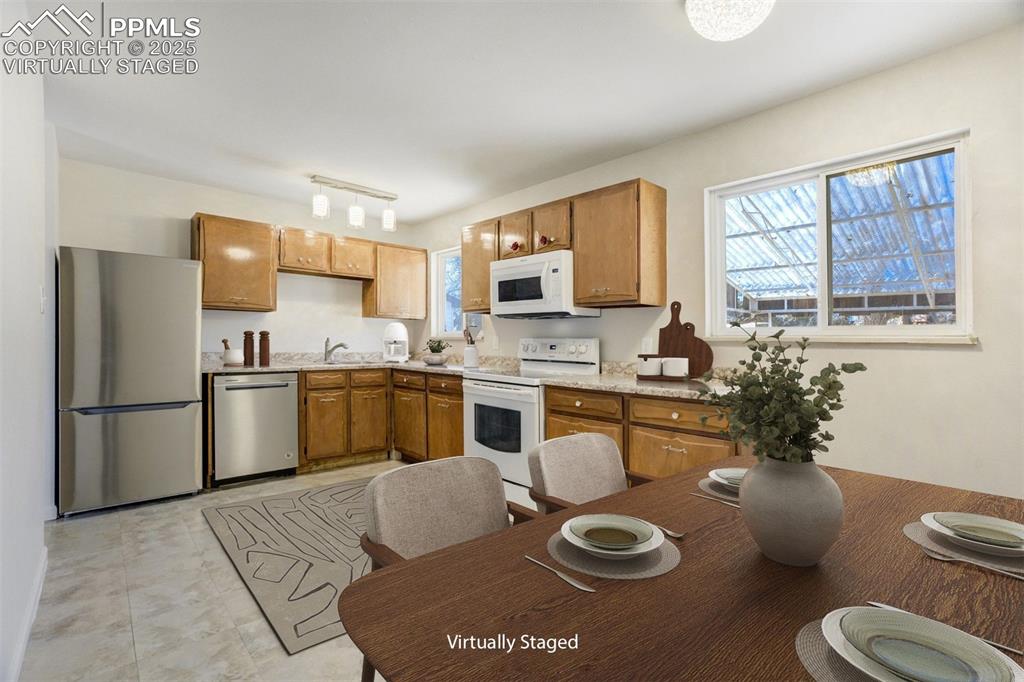 Image 7 of 34: Virtually staged