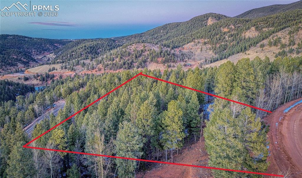 Image 4 of 49: Property lines are approximate and not a survey.