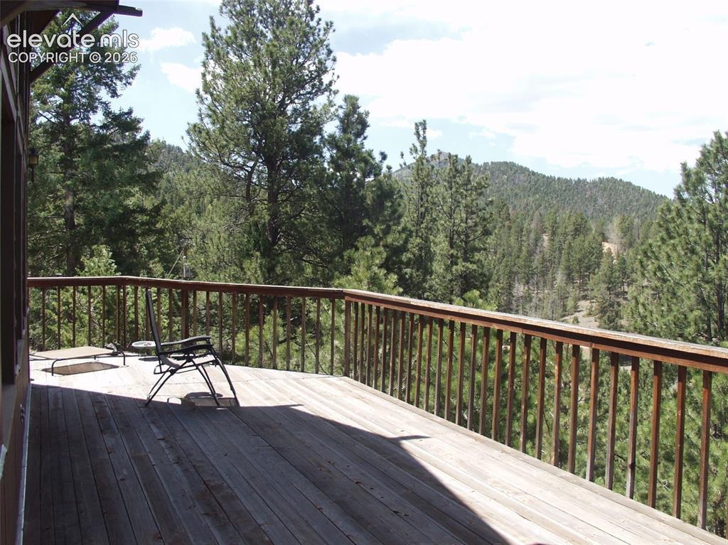 Image 11 of 33: Deck