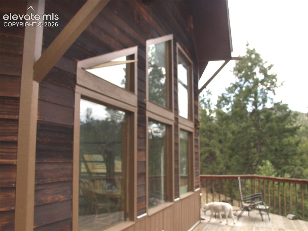 Image 9 of 33: Deck