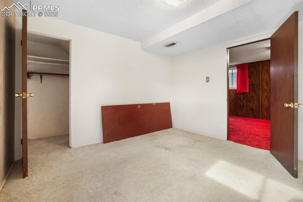 Image 20 of 33: Bedroom