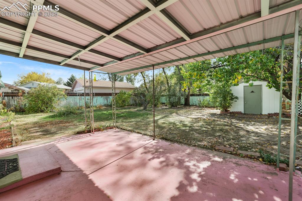 Image 26 of 33: Patio