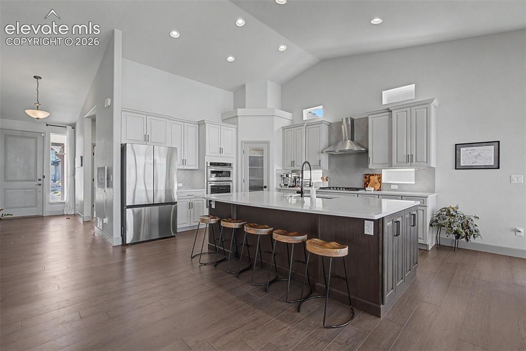 Image 10 of 46: Kitchen