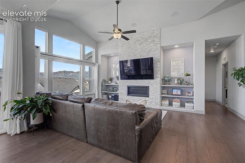 Image 6 of 46: Living Room
