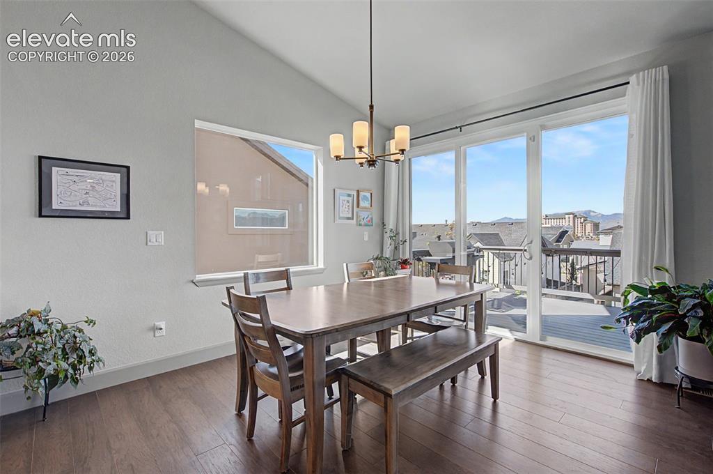 Image 7 of 46: Dining Area