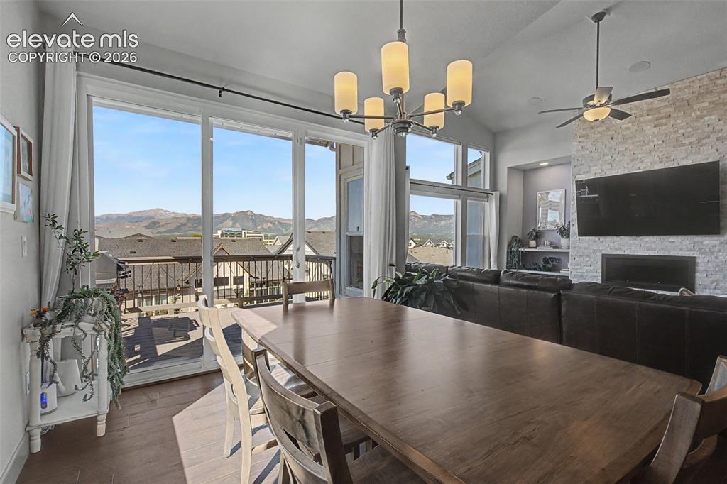 Image 8 of 46: Dining Area