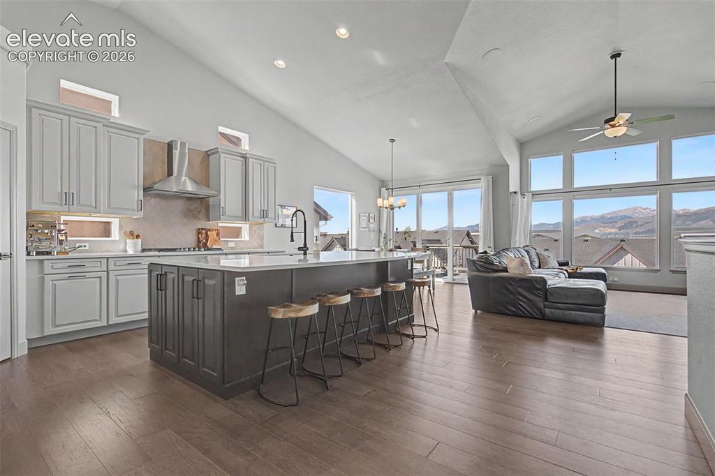Image 9 of 46: Kitchen