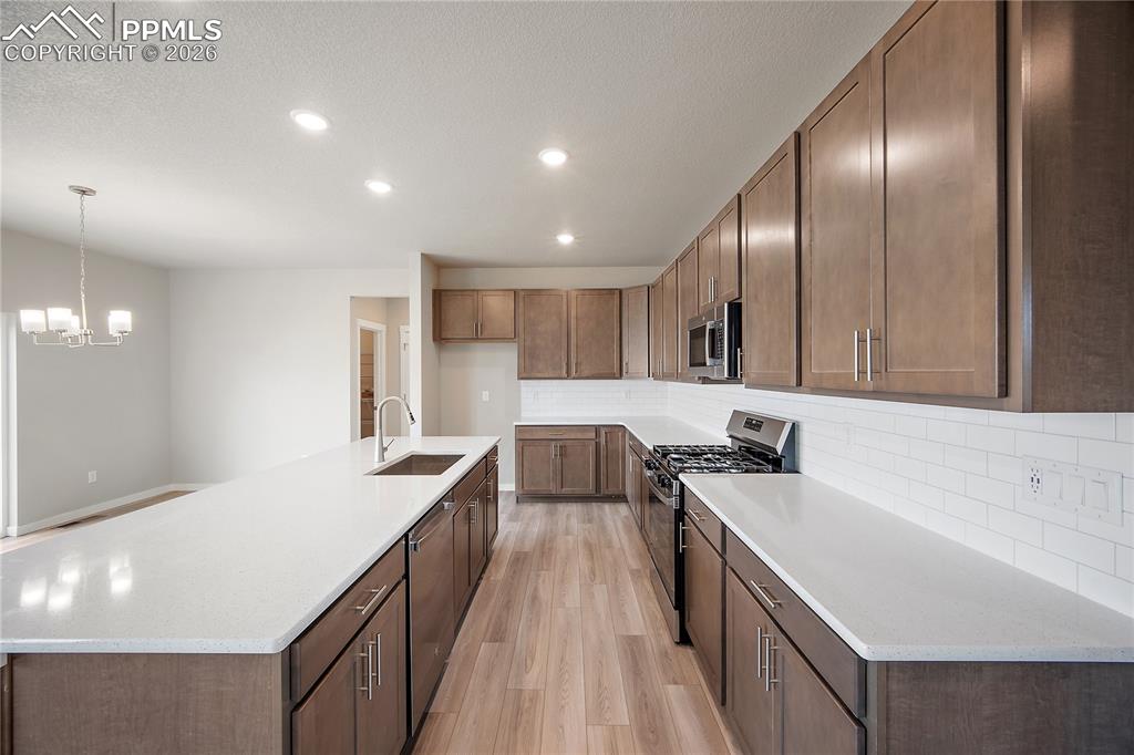 Image 10 of 37: Kitchen