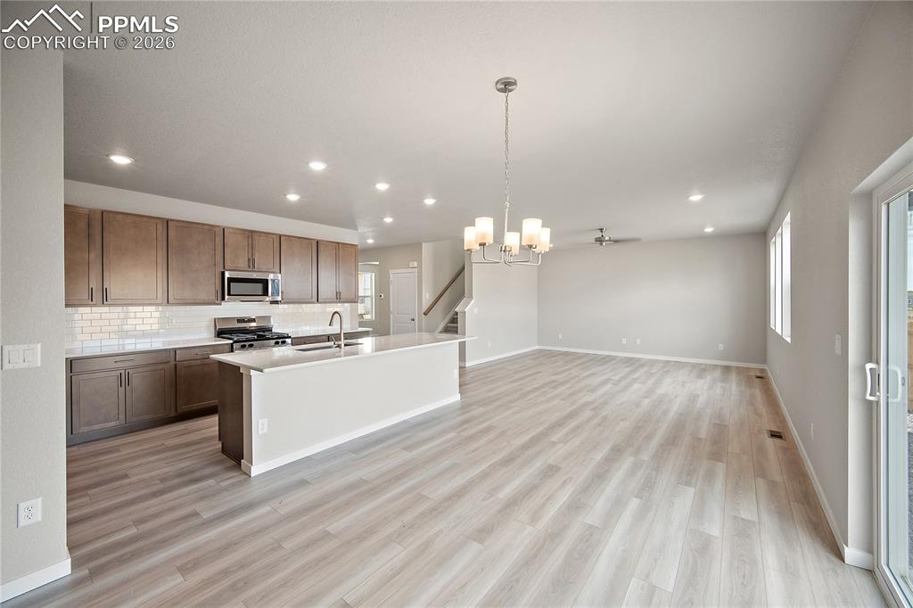 Image 13 of 37: Kitchen