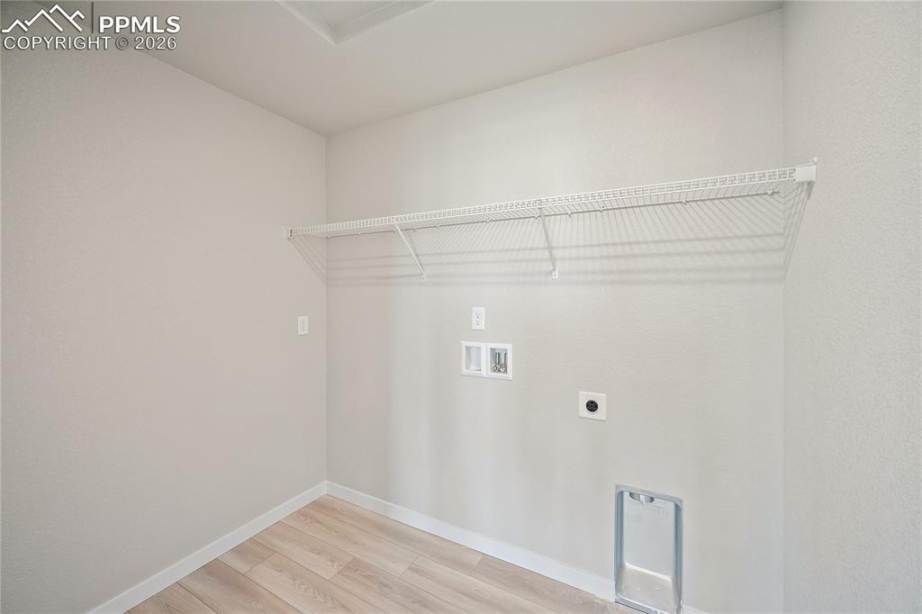 Image 23 of 37: Laundry