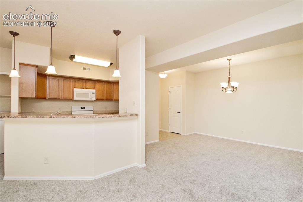 Image 13 of 44: Kitchen