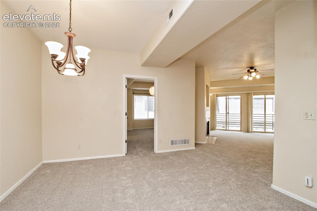 Image 23 of 44: Dining Area