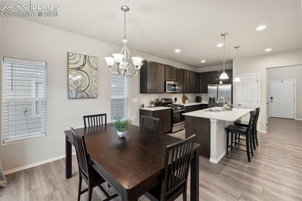 Image 13 of 37: Dining Area