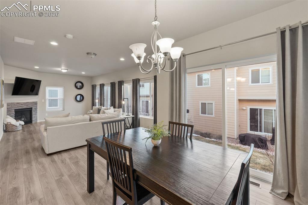 Image 14 of 37: Dining Area