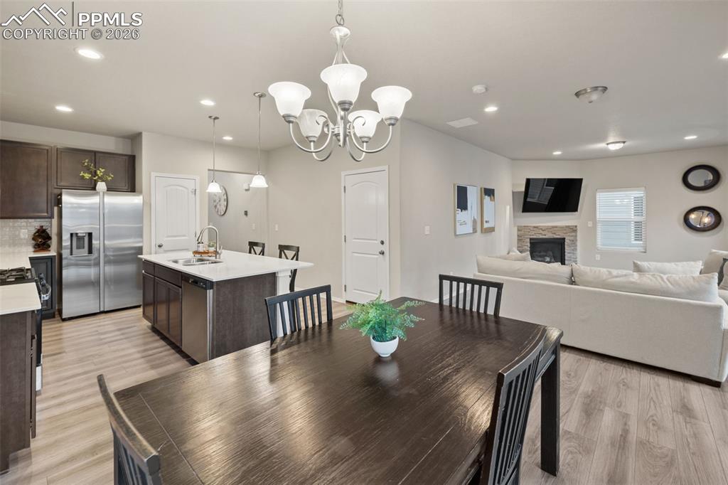 Image 15 of 37: Dining Area