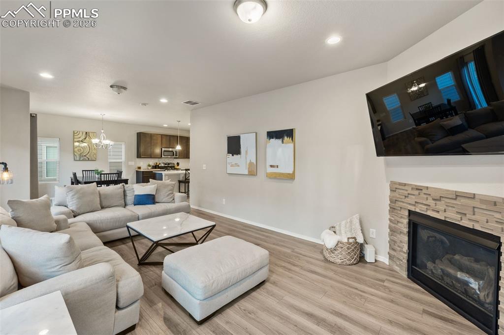 Image 19 of 37: Living Room