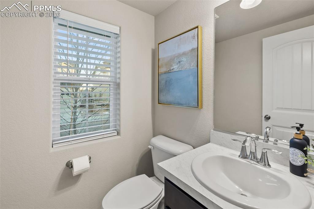 Image 20 of 37: Bathroom