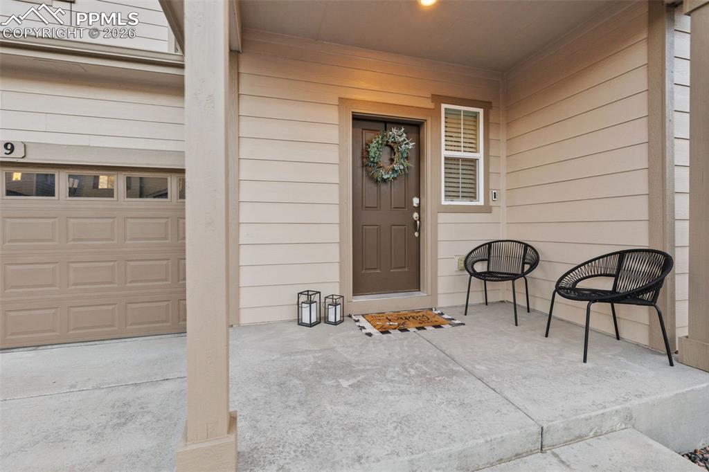 Image 3 of 37: Entry