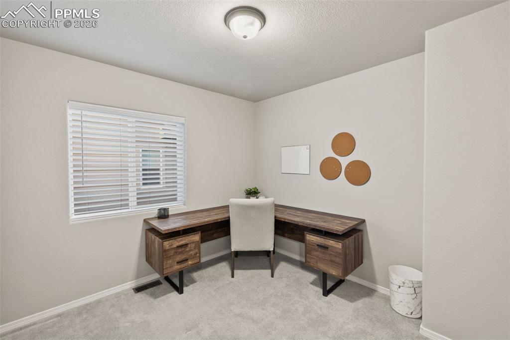 Image 31 of 37: Office