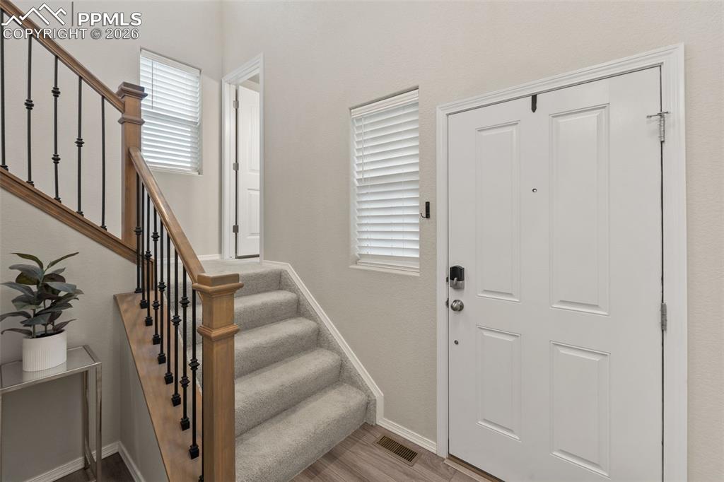 Image 7 of 37: Entry