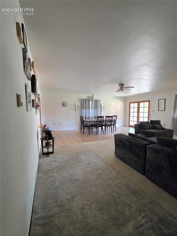 Image 13 of 39: Family Room
