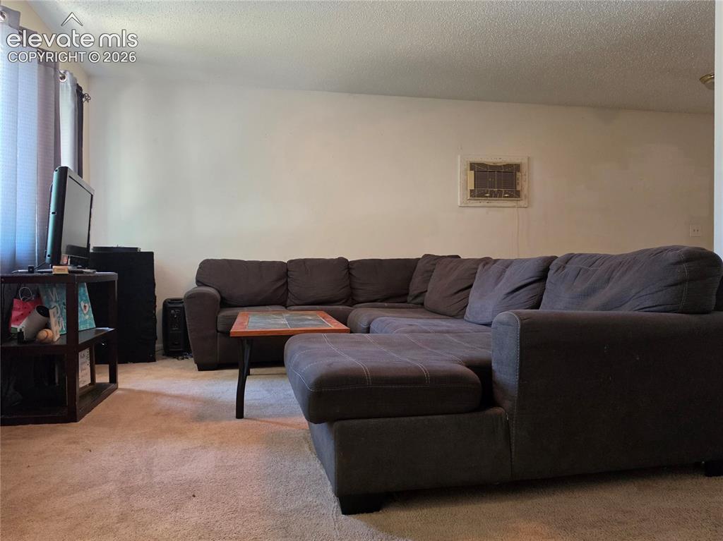 Image 31 of 39: Living Room