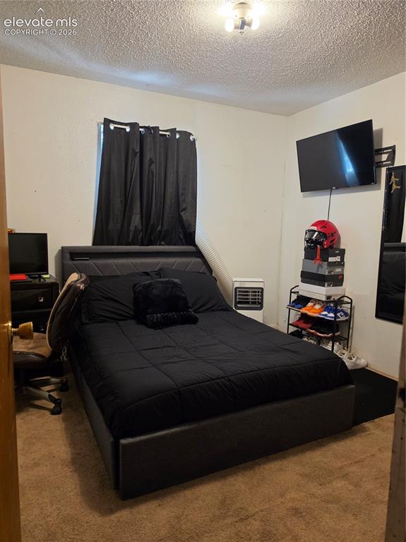 Image 37 of 39: Bedroom