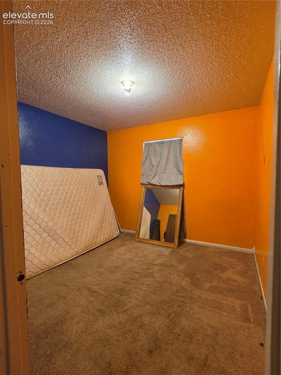 Image 39 of 39: Bedroom